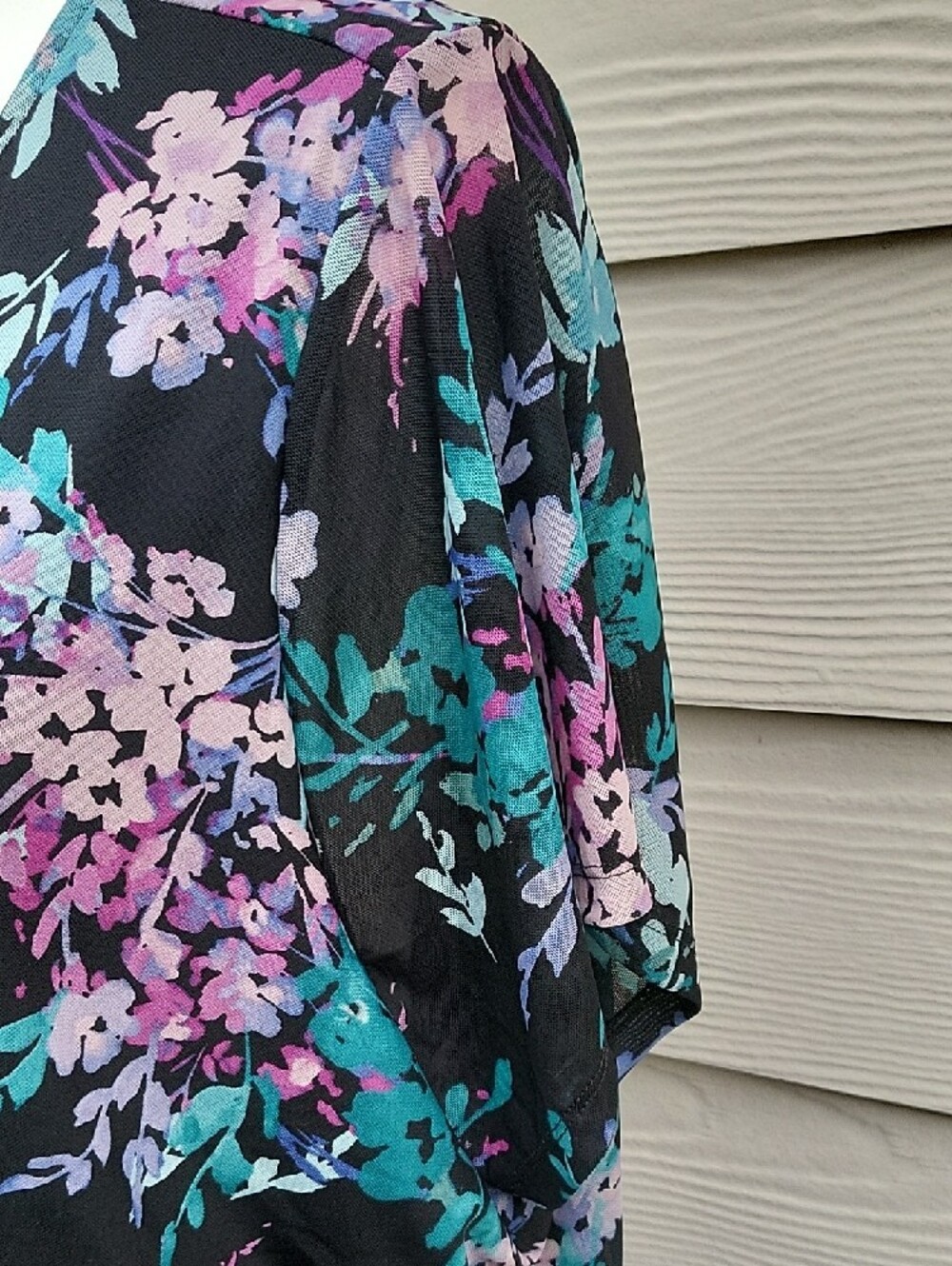 Torrid Black Floral Tunic Size 4 (4X) Teal Purple V-Neck Flutter Sleeve - Picture 4 of 13